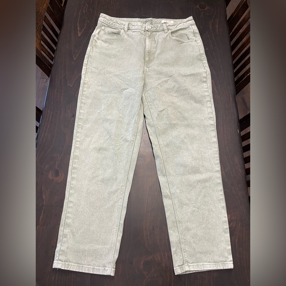 Guess Tapered Mom Jean- Sage Green - Picture 1 of 3